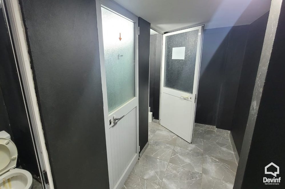 Tirane Qera Magazine Objekt magazine/ekspozite ne autostraden Tirane-Durres magazine prodhim show room ekspozite