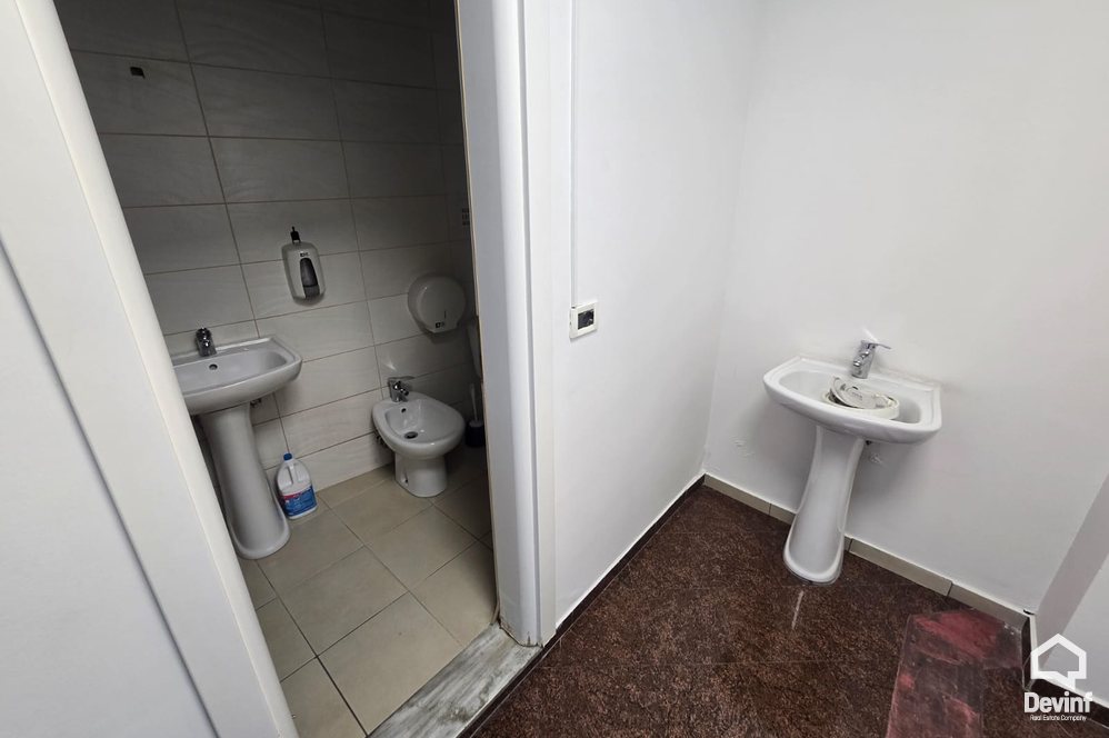 Tirane For Rent Multifunctional Building Commercial building located in Str. Myslym Shyri Office klinike dentare qender estetike Multifunctional Building klinike