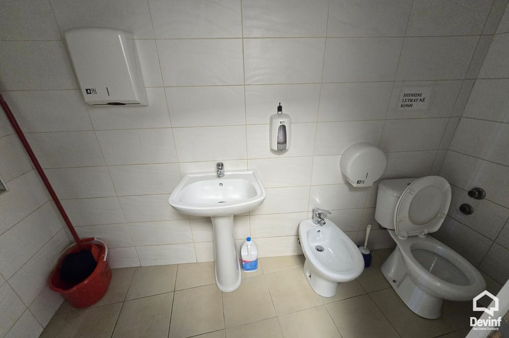 Tirane For Rent Multifunctional Building Commercial building located in Str. Myslym Shyri Office klinike dentare qender estetike Multifunctional Building klinike