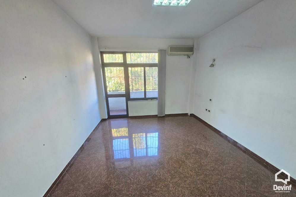 Tirane For Rent Multifunctional Building Commercial building located in Str. Myslym Shyri Office klinike dentare qender estetike Multifunctional Building klinike