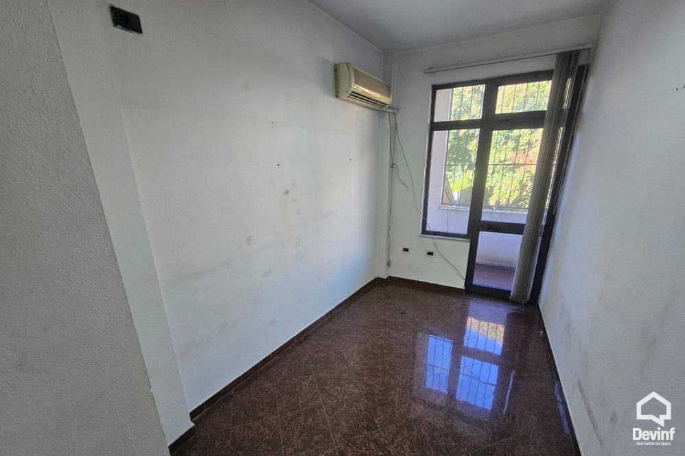 Tirane For Rent Multifunctional Building Commercial building located in Str. Myslym Shyri Office klinike dentare qender estetike Multifunctional Building klinike