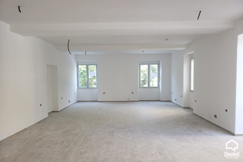 Tirane Qera Zyre  Kjo zyre ndodhet tek Stadiumi Selman Stermasi zyre klinike dentare qender estetike