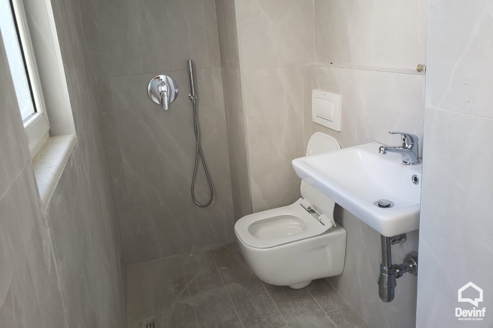 Tirane Qera Zyre  Kjo zyre ndodhet tek Stadiumi Selman Stermasi zyre klinike dentare qender estetike