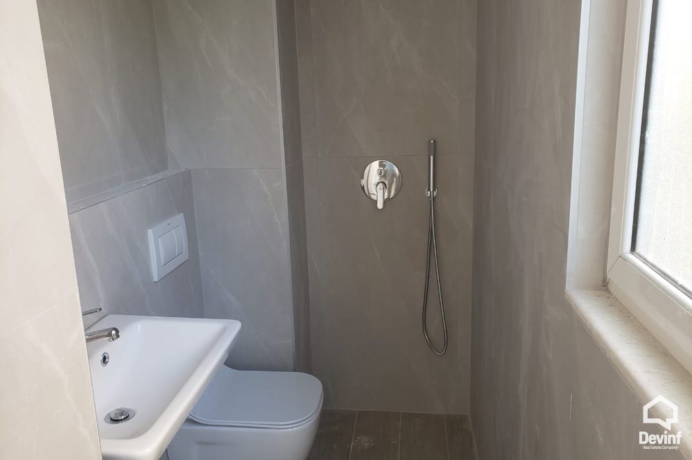 Tirane Qera Zyre  Kjo zyre ndodhet tek Stadiumi Selman Stermasi zyre klinike dentare qender estetike