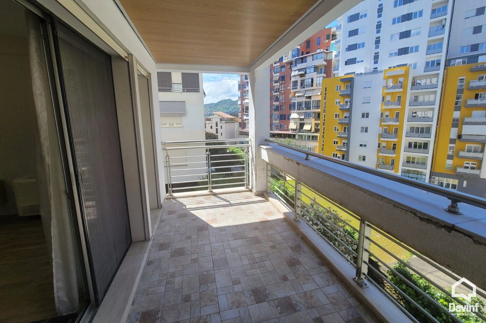 Tirane Qera Apartament 3+1+A Apartament ne Rr. Sami Frasheri apartament kompleks rezidencial