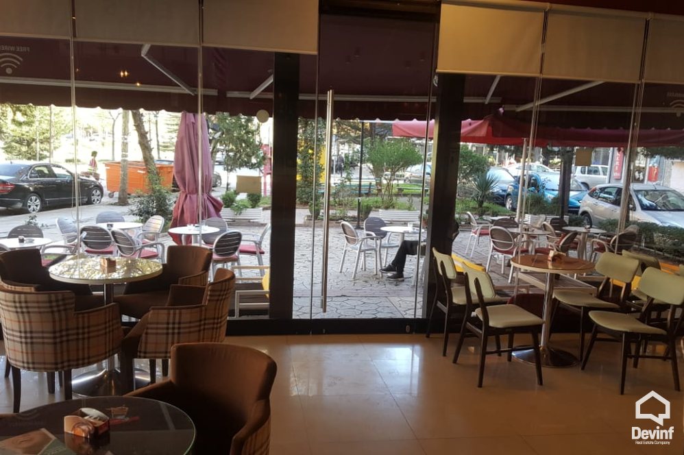 Tirane Qera Bar-Restorant Bar-Kafe ne Bulevardin Bajram Curri dyqan bar kafe