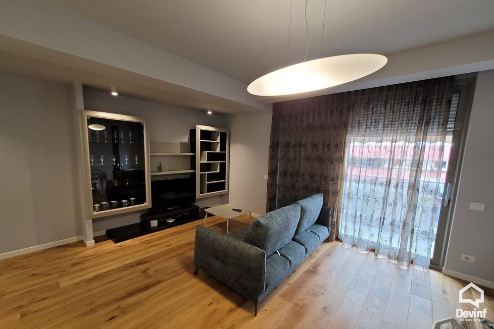 Tirane Qera Apartament 1+1 Apartament ne zonen e Bllokut apartament