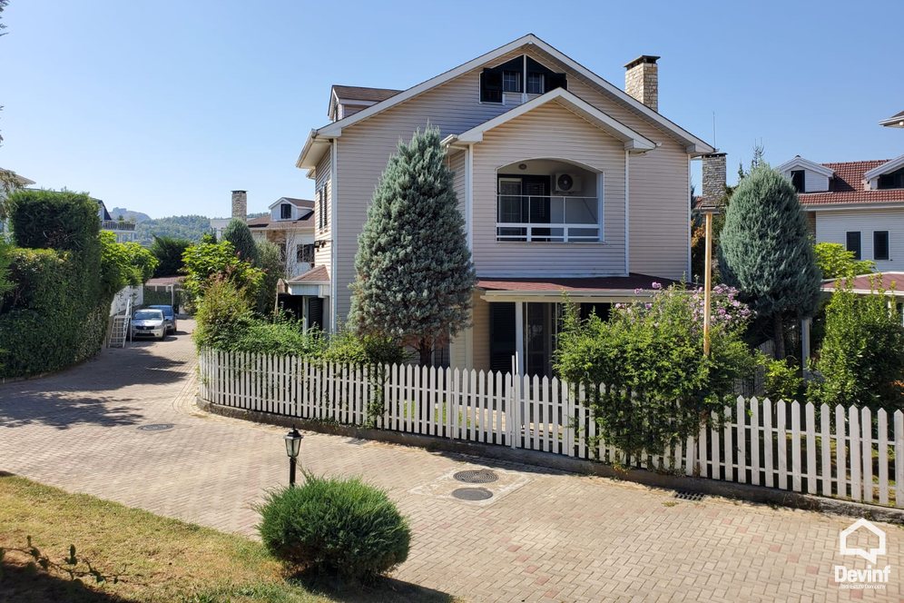 Tirane Qera Vile 4+1 Vile ne kompleks vilash ne zonen e TEG vile kompleks rezidencial