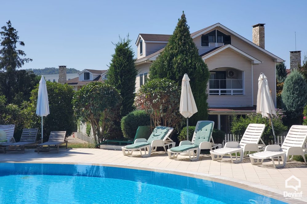 Tirane Qera Vile 4+1 Vile ne kompleks vilash ne zonen e TEG vile kompleks rezidencial