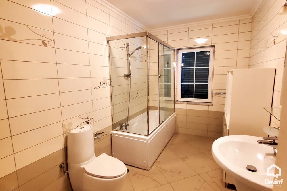 Tirane Qera Vile 4+1 Vile ne kompleks vilash ne zonen e TEG vile kompleks rezidencial