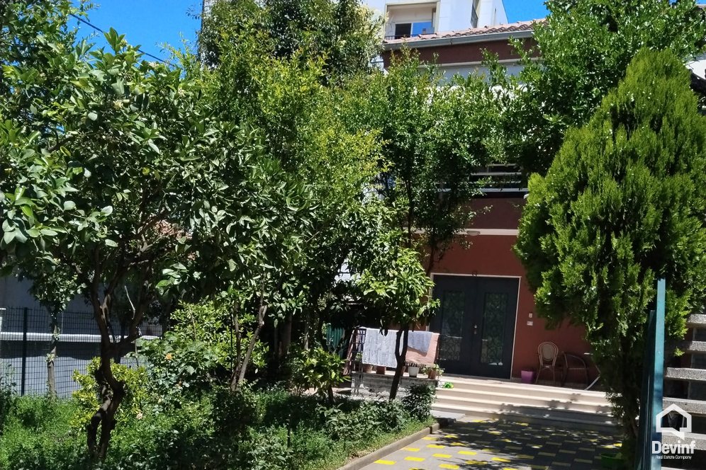 Tirane Qera Apartament 3+1 apartament kat vile