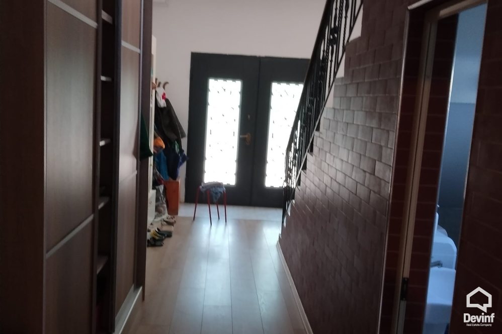 Tirane Qera Apartament 3+1 apartament kat vile