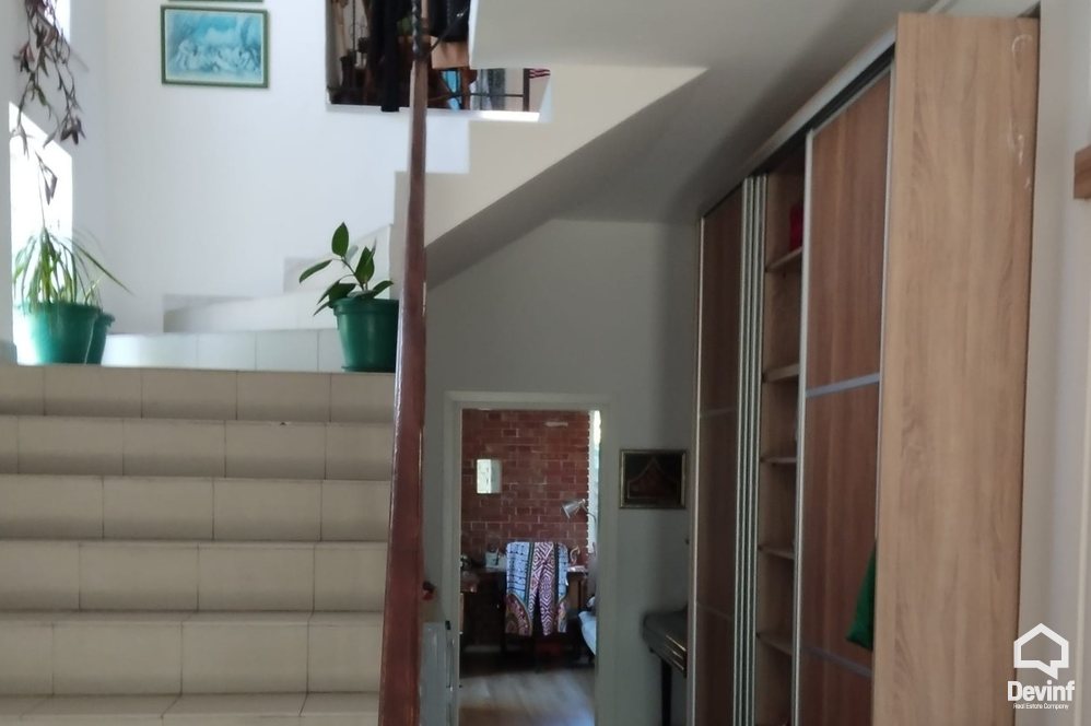 Tirane Qera Apartament 3+1 apartament kat vile