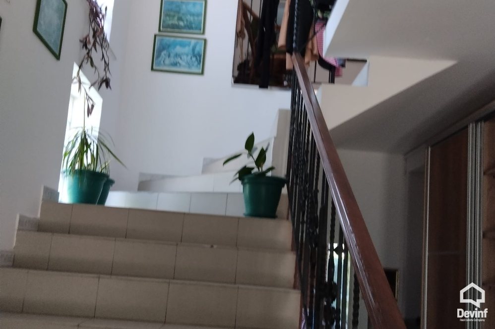 Tirane Qera Apartament 3+1 apartament kat vile