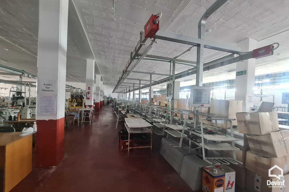 Tirane Shitje Magazine Magazine ne buze te rruges dytesore, ne Autrostraden Tirane-Durres toke industriale magazine industri Qender Biznesi