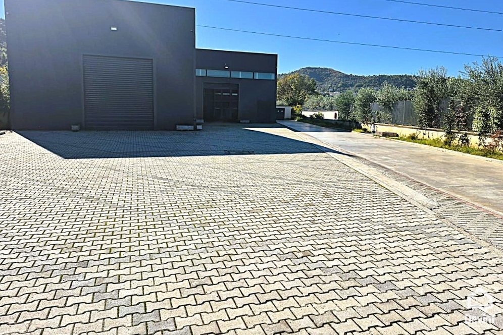 Tirane For Rent Warehouse Warehouse/production on the Tirana-Vore Highway Warehouse Fabrication