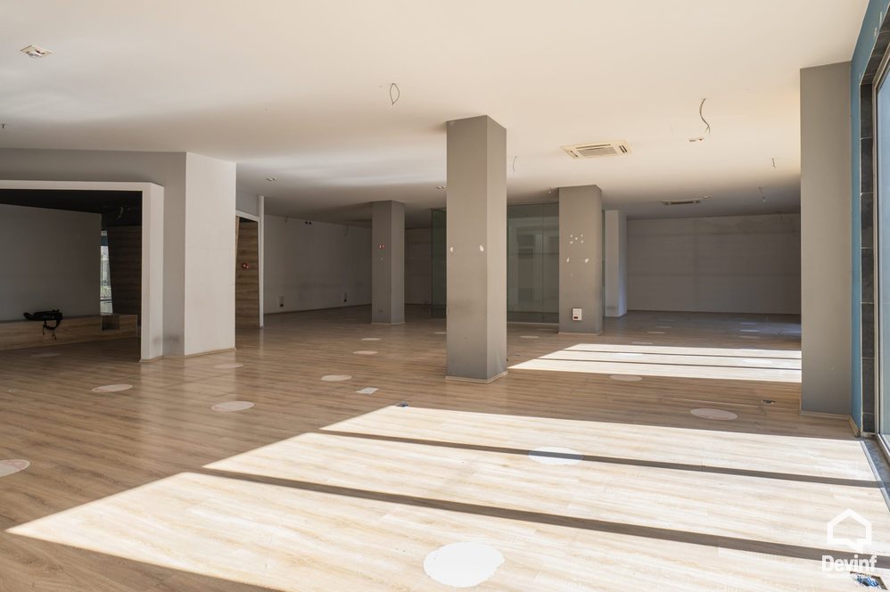 Tirane For Sale Shop Ali Demi Street Office klinike spitalore Shop klinike dentare call center