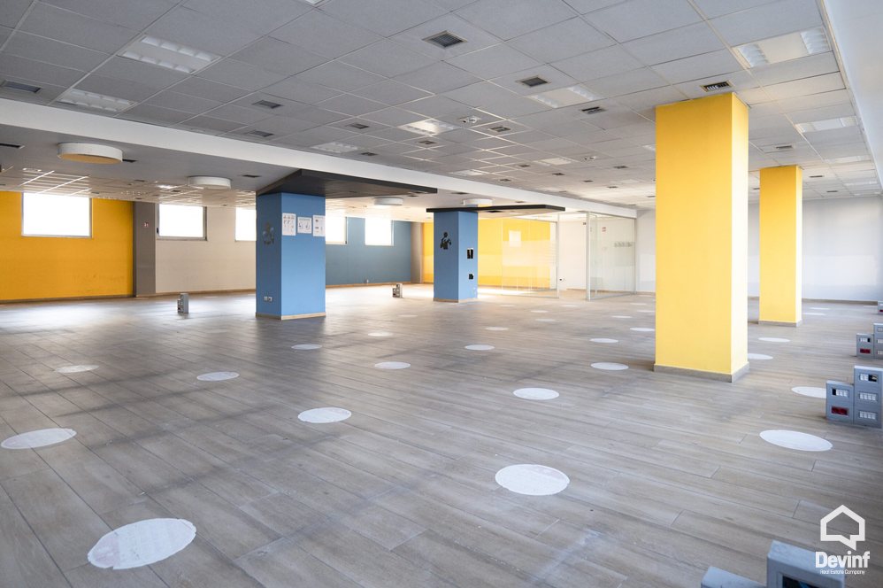 Tirane For Sale Shop Ali Demi Street Office klinike spitalore Shop klinike dentare call center