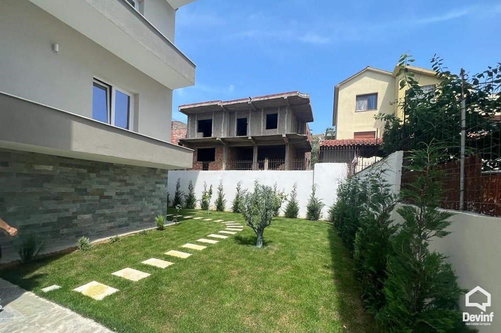 Durres For Sale Villa Me shume se 4 dhoma Villa in the area of Durres Regional Hospital Villa