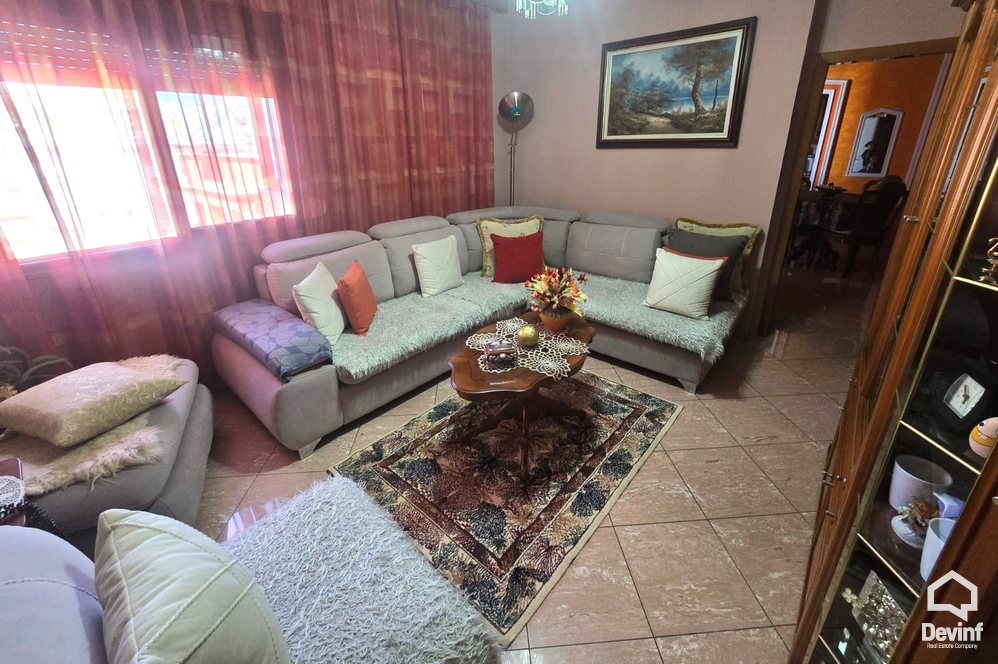 Tirane Qera Apartament 3+1 Apartament me qira ne Rr. Myslym Shyri apartament