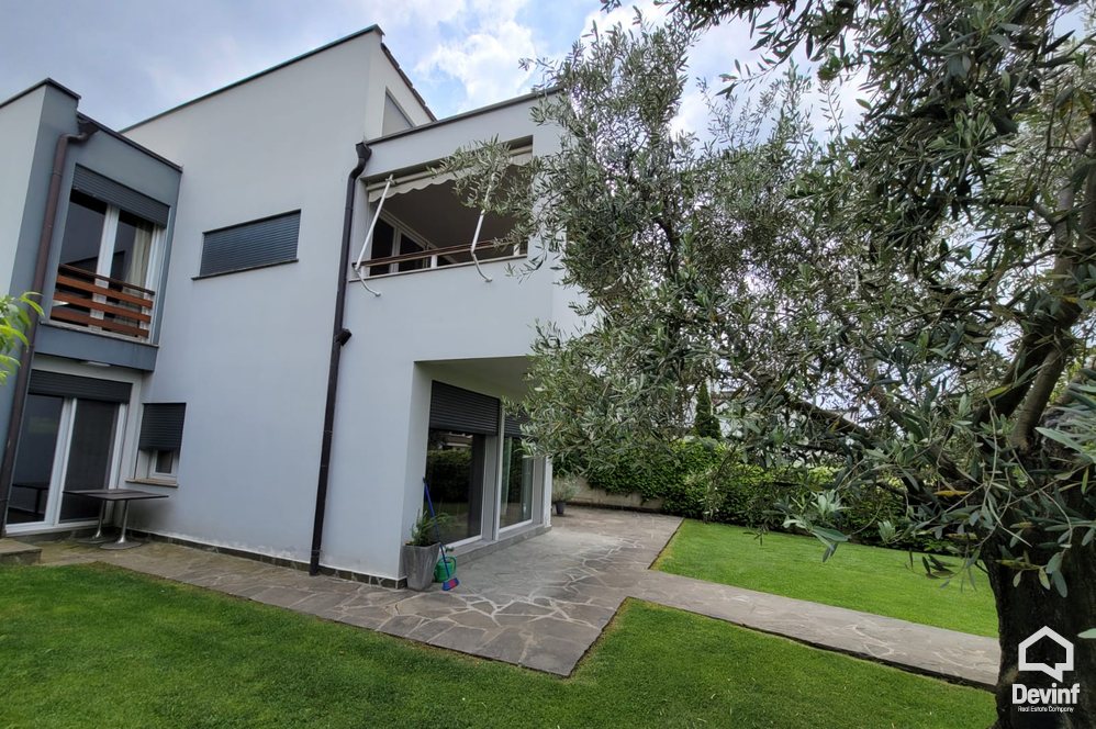 Tirane Qera Vile 4+1 Vile ne kompleks vilash ne zonen e TEG vile kompleks rezidencial