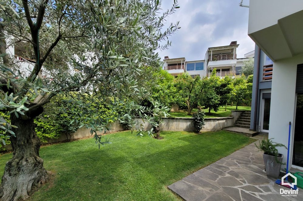 Tirane Qera Vile 4+1 Vile ne kompleks vilash ne zonen e TEG vile kompleks rezidencial