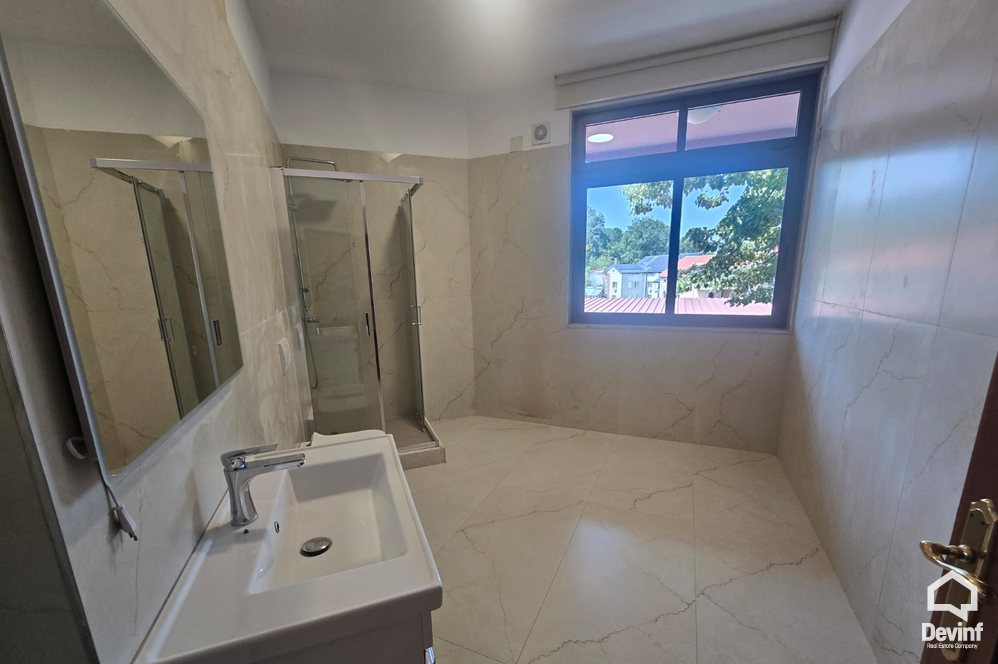 Tirane Shitje Vile Me shume se 4 dhoma Rruga e Elbasanit vile Zyre ndertese multifunksionale spital hotel