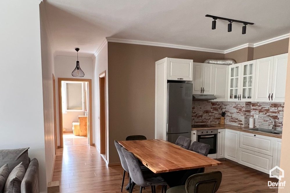 Tirane Qera Apartament 2+1 Apartament ne zonen e Kopeshtit Botanik apartament