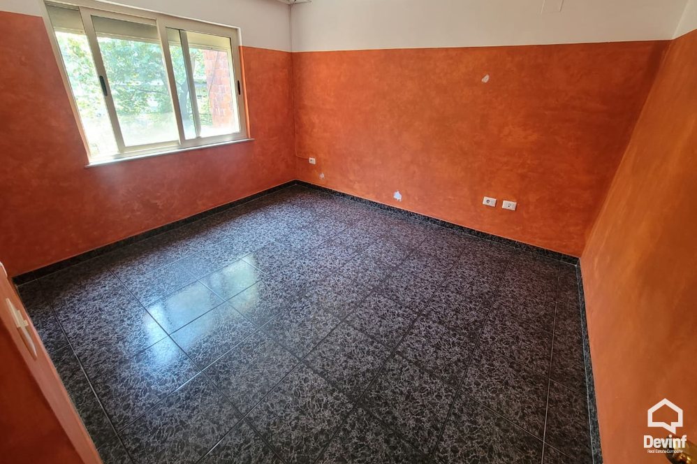 Tirane Qera Apartament 2+1 Apartament/zyre me qira ne Rrugen Myslym Shyri apartament zyre
