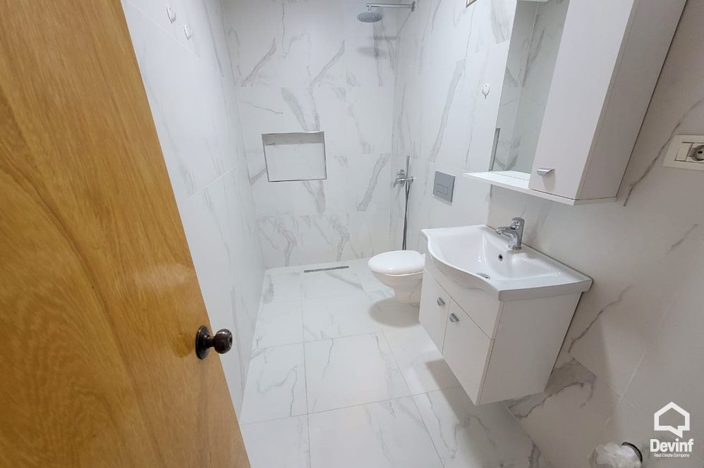 Tirane Qera Apartament 2+1 Apartament/zyre me qira ne Rrugen Myslym Shyri apartament zyre