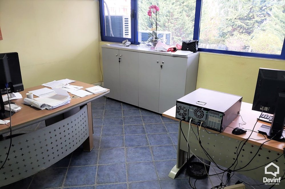 Tirane Qera Zyre Ambjent zyrash/laborator ne fillim te Autostrades Tirane-Durres zyre klinike laborator mjekesor laborator