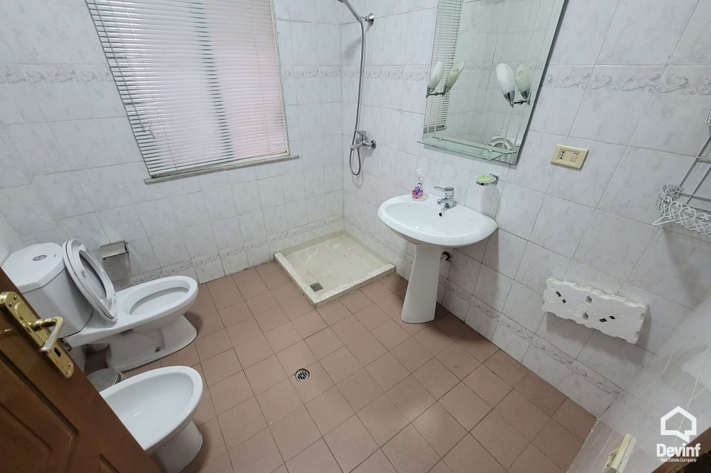 Tirane For Rent Apartment 4+1 4+1 apartment in a private building on Myslym Shyri Street Apartment