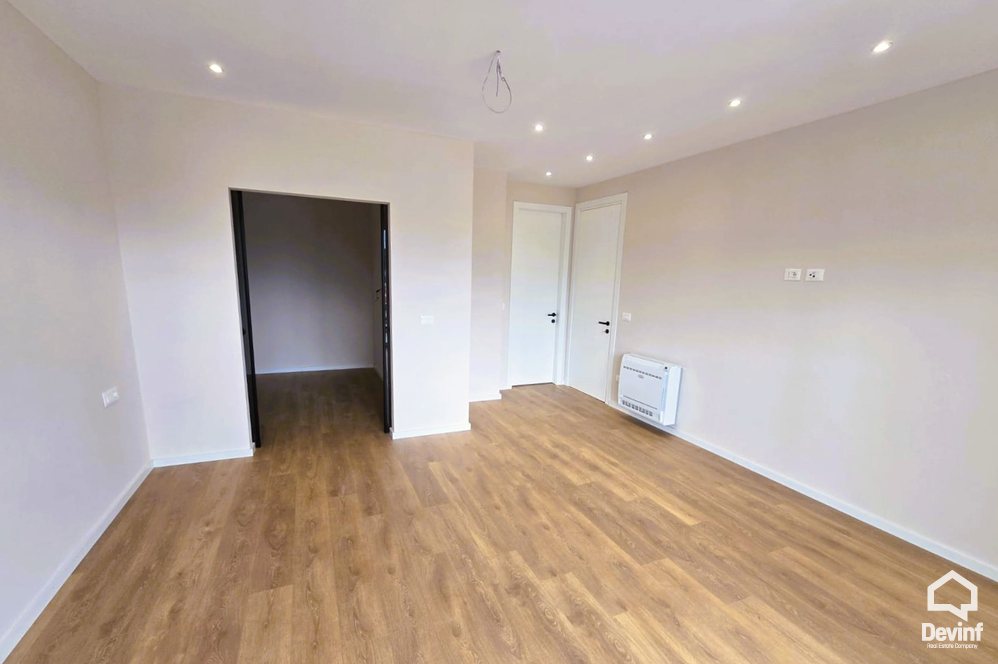 Tirane Qera Vile 3+1 Vile me qera ne kompleks rezidencialn tek Liqeni i Madh i Tiranes vile kompleks rezidencial