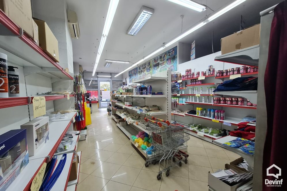 Tirane Qera Dyqan  Prane ish Ekspozita Shqiperia Sot zyre dyqan klinike zyre avokati studio ligjore