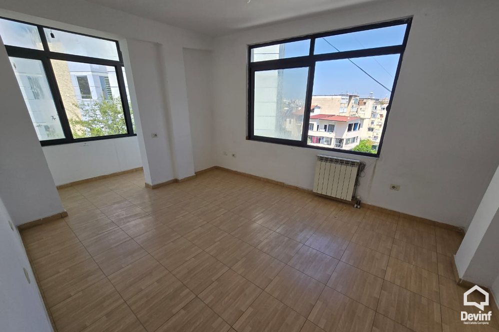 Tirane Qera Apartament Me shume se 4 dhoma Zyre/apartament tek Qyteti Studenti apartament zyre shkolle kursesh