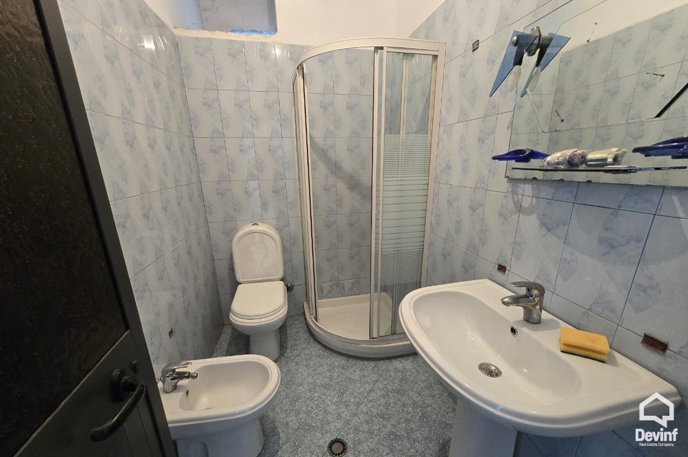 Tirane Qera Apartament Me shume se 4 dhoma Zyre/apartament tek Qyteti Studenti apartament zyre shkolle kursesh