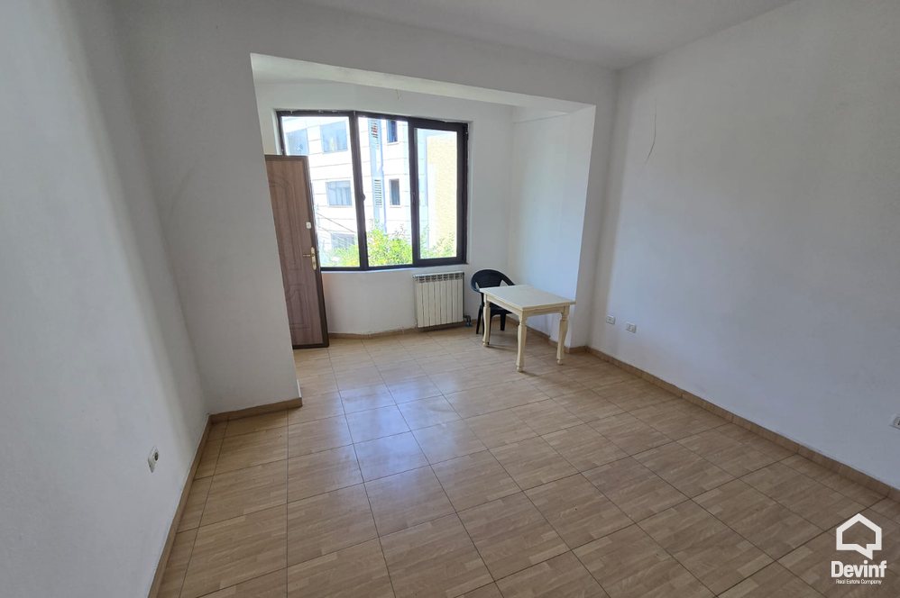 Tirane Qera Apartament Me shume se 4 dhoma Zyre/apartament tek Qyteti Studenti apartament zyre shkolle kursesh