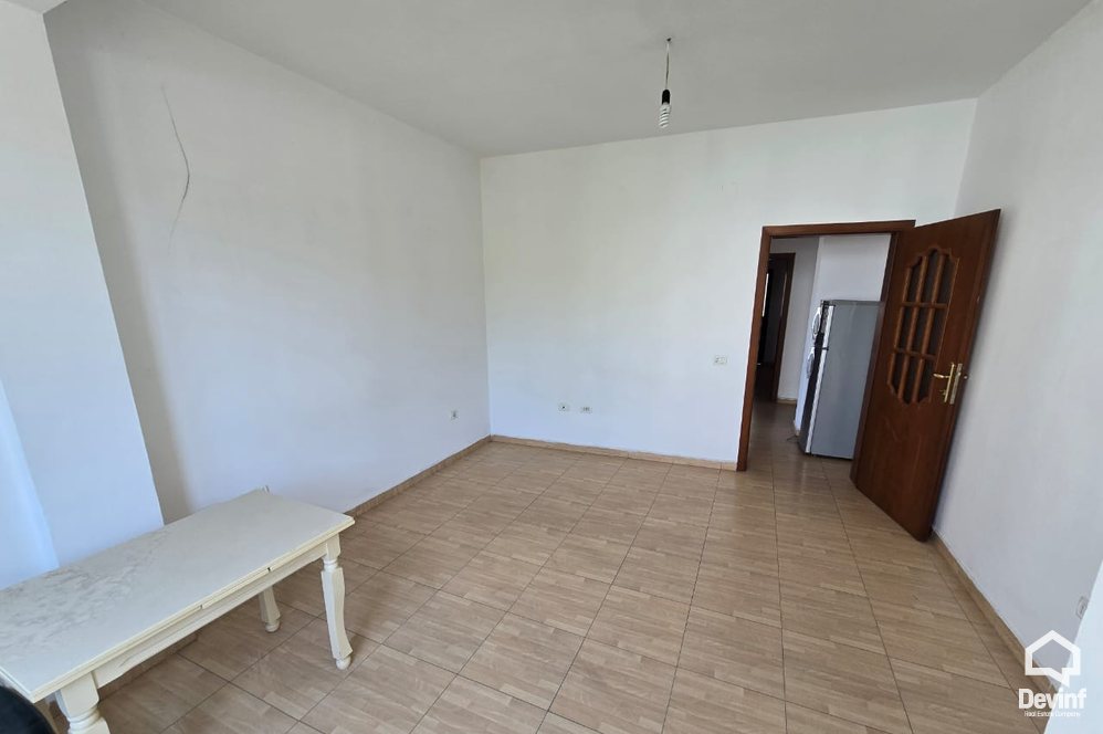 Tirane Qera Apartament Me shume se 4 dhoma Zyre/apartament tek Qyteti Studenti apartament zyre shkolle kursesh
