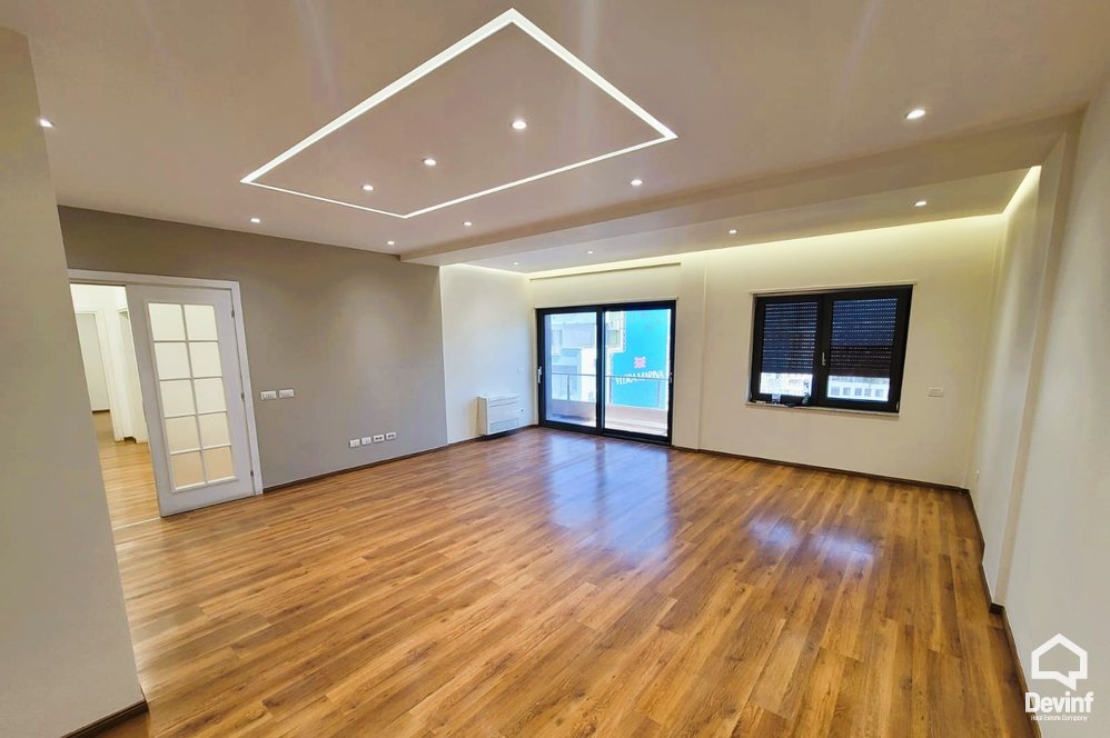 Tirane Qera Apartament 3+1 Zyre ne zonen e Zogut te Zi (Sheshi Karl Topia) zyre qender estetike call center klinike