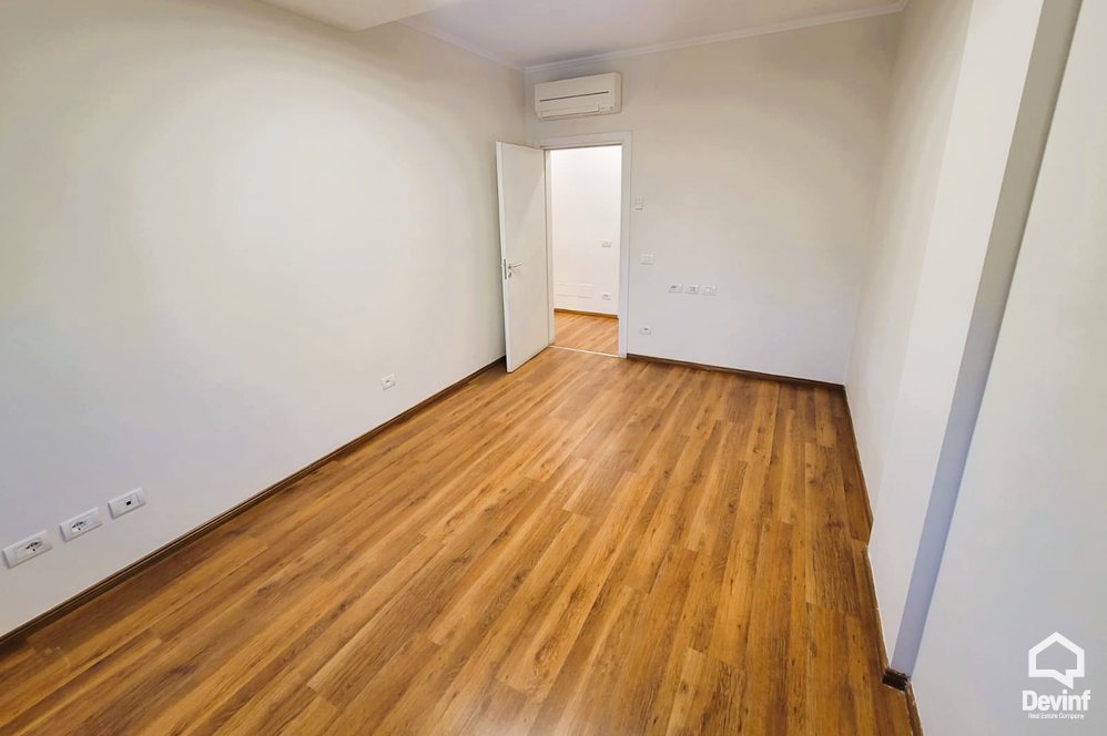 Tirane Qera Apartament 3+1 Zyre ne zonen e Zogut te Zi (Sheshi Karl Topia) zyre qender estetike call center klinike