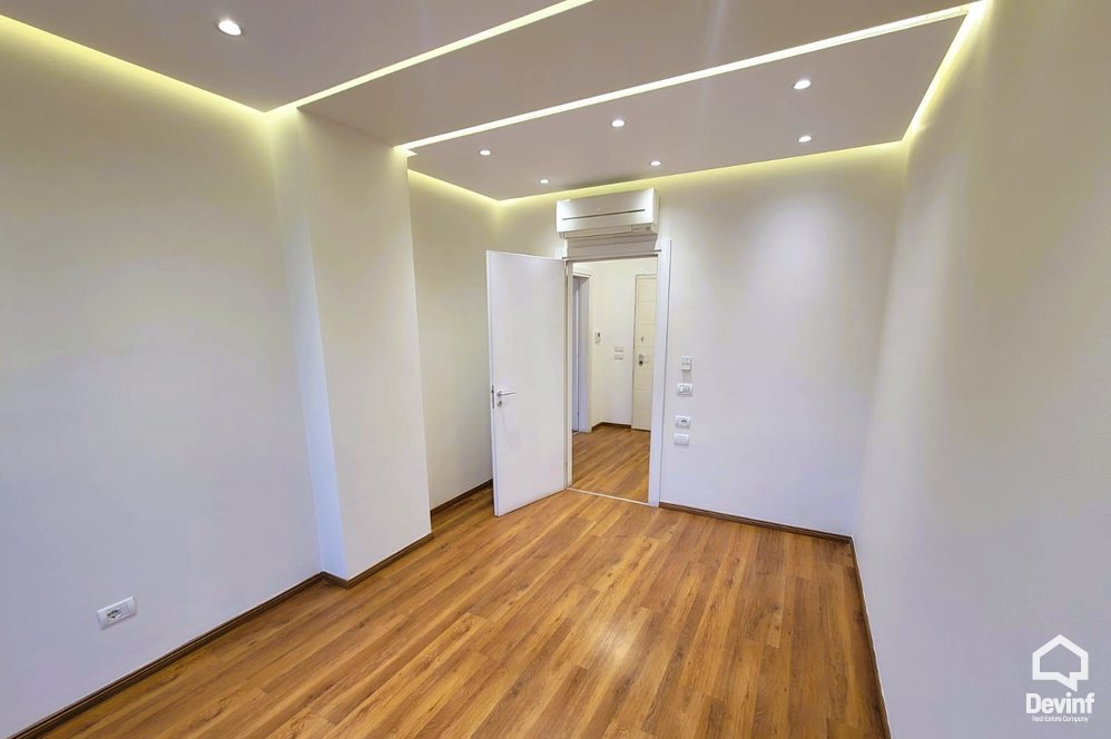Tirane Qera Apartament 3+1 Zyre ne zonen e Zogut te Zi (Sheshi Karl Topia) zyre qender estetike call center klinike