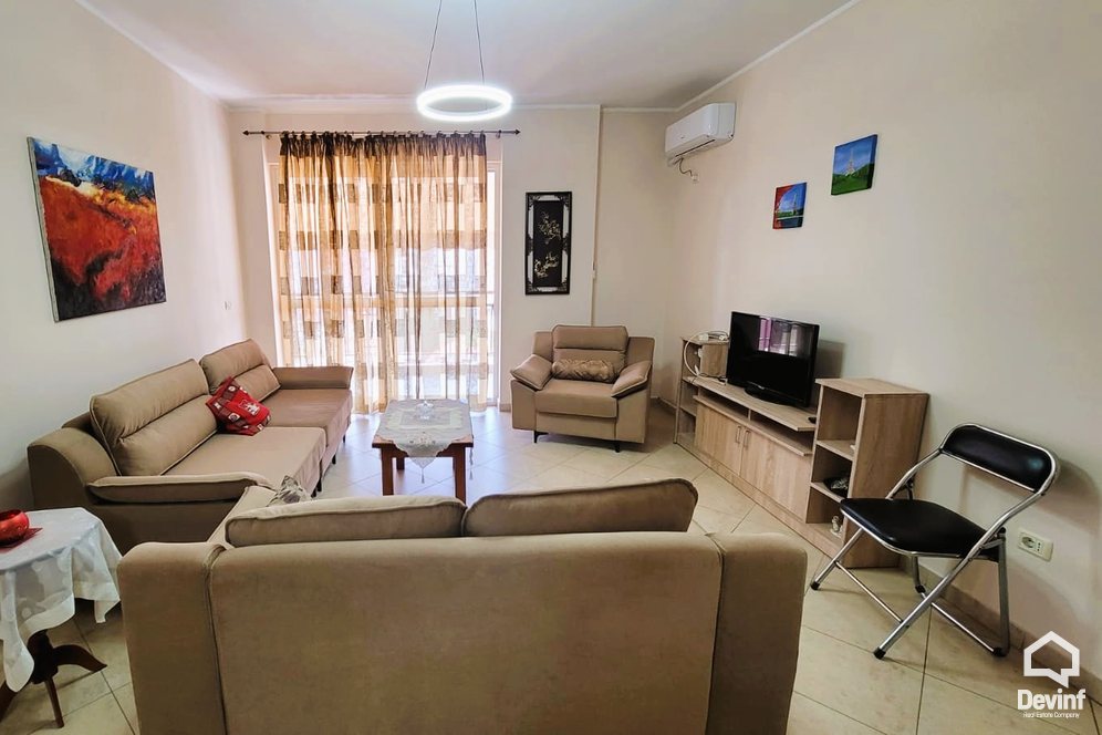 Tirane Qera Apartament 3+1 Apartament ne Rr. Kavajes, prane me qendren e Tiranes apartament