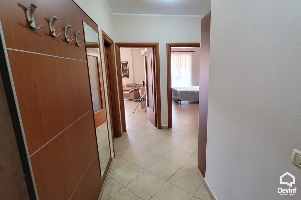 Tirane Qera Apartament 3+1 Apartament ne Rr. Kavajes, prane me qendren e Tiranes apartament