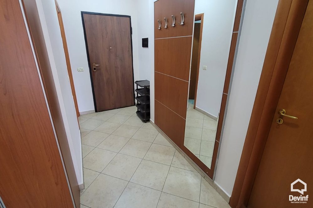 Tirane Qera Apartament 3+1 Apartament ne Rr. Kavajes, prane me qendren e Tiranes apartament