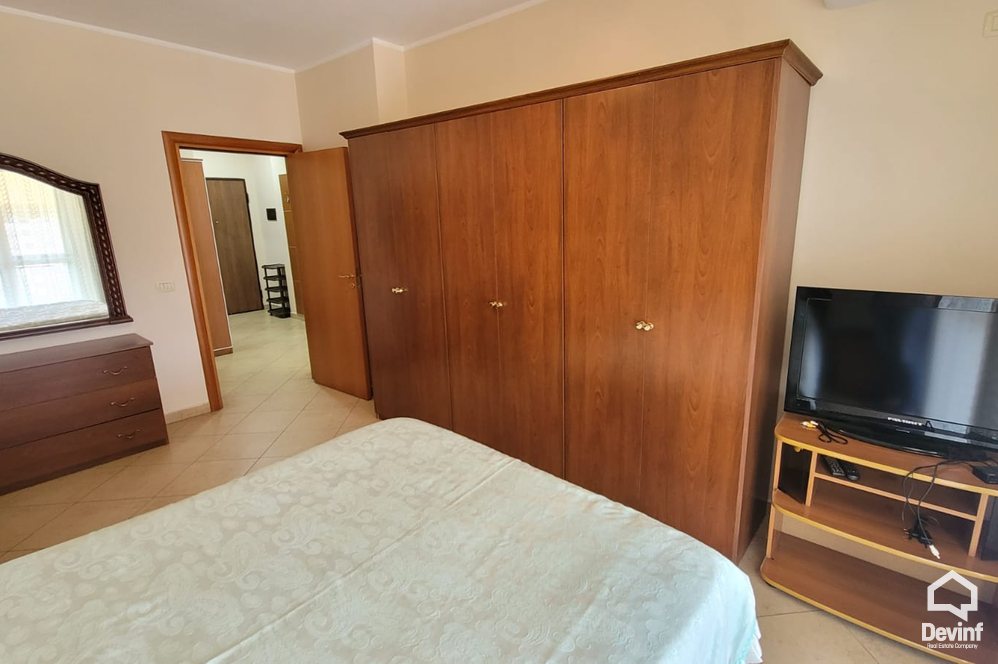 Tirane Qera Apartament 3+1 Apartament ne Rr. Kavajes, prane me qendren e Tiranes apartament