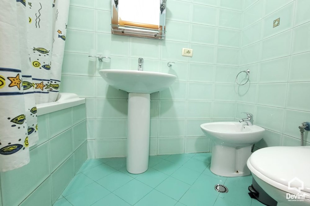 Tirane Qera Apartament 3+1 Apartament ne Rr. Kavajes, prane me qendren e Tiranes apartament