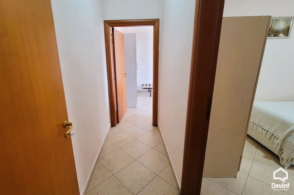 Tirane Qera Apartament 3+1 Apartament ne Rr. Kavajes, prane me qendren e Tiranes apartament