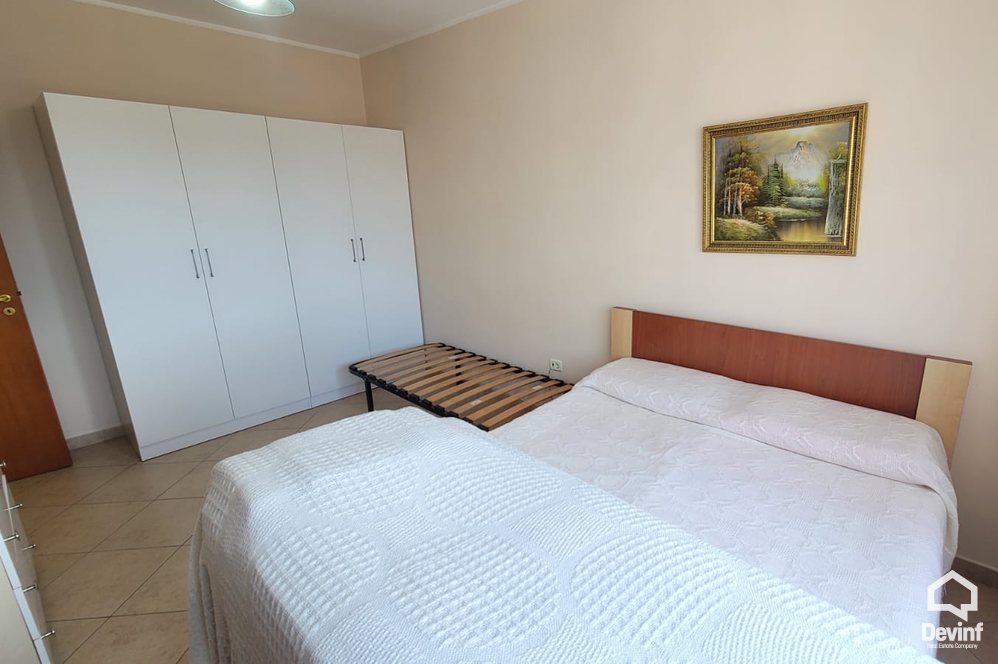 Tirane Qera Apartament 3+1 Apartament ne Rr. Kavajes, prane me qendren e Tiranes apartament