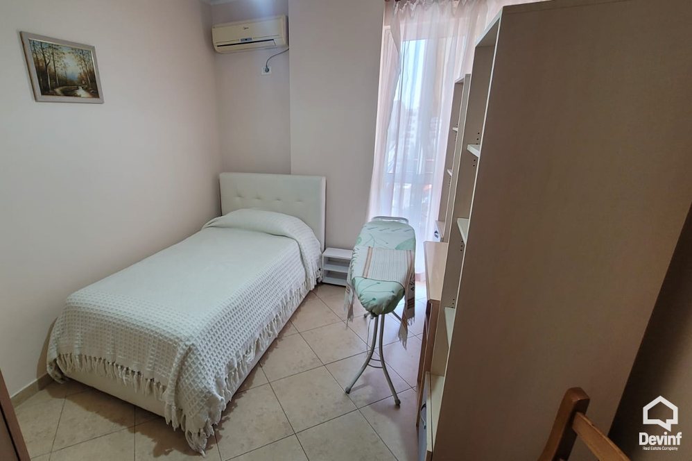 Tirane Qera Apartament 3+1 Apartament ne Rr. Kavajes, prane me qendren e Tiranes apartament