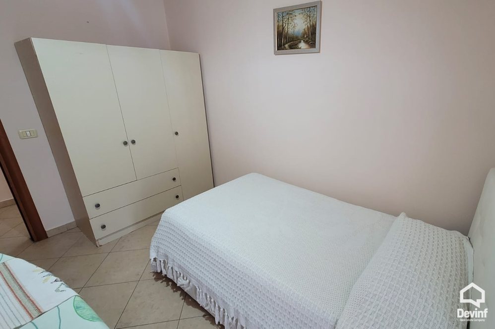 Tirane Qera Apartament 3+1 Apartament ne Rr. Kavajes, prane me qendren e Tiranes apartament